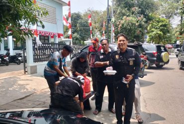 PWI Bekasi Raya Gelar 'Jum'at Berkah', Aksi Nyata Insan Pers Berbagi untuk Warga