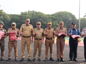 Pemerintah Kota Bekasi membagikan 11.000 bendera Merah Putih HUT RI ke-80