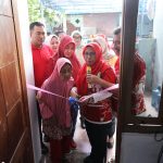 Haru Bahagia Ibu Asuh Wawali Harris Bobihoe Usai Rumahnya Diperbaiki