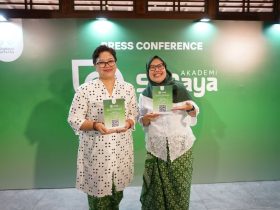 . Sesi Talkshow bersama Sarilani Wirawan, Co-Founder and Managing Director Digdaya Selaras dan AdeYuliani, Co-Founder and Business Development Director Digdaya Selaras dalam Peluncuran Akademi SaDaya
