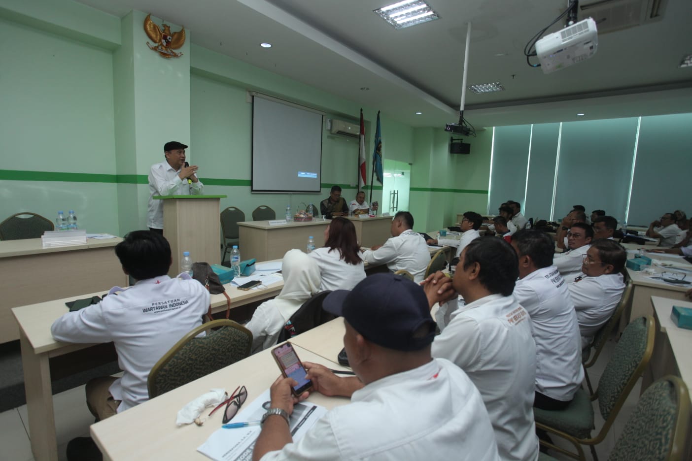 Direktur UKW PWI Pusat Aat Surya Safaat